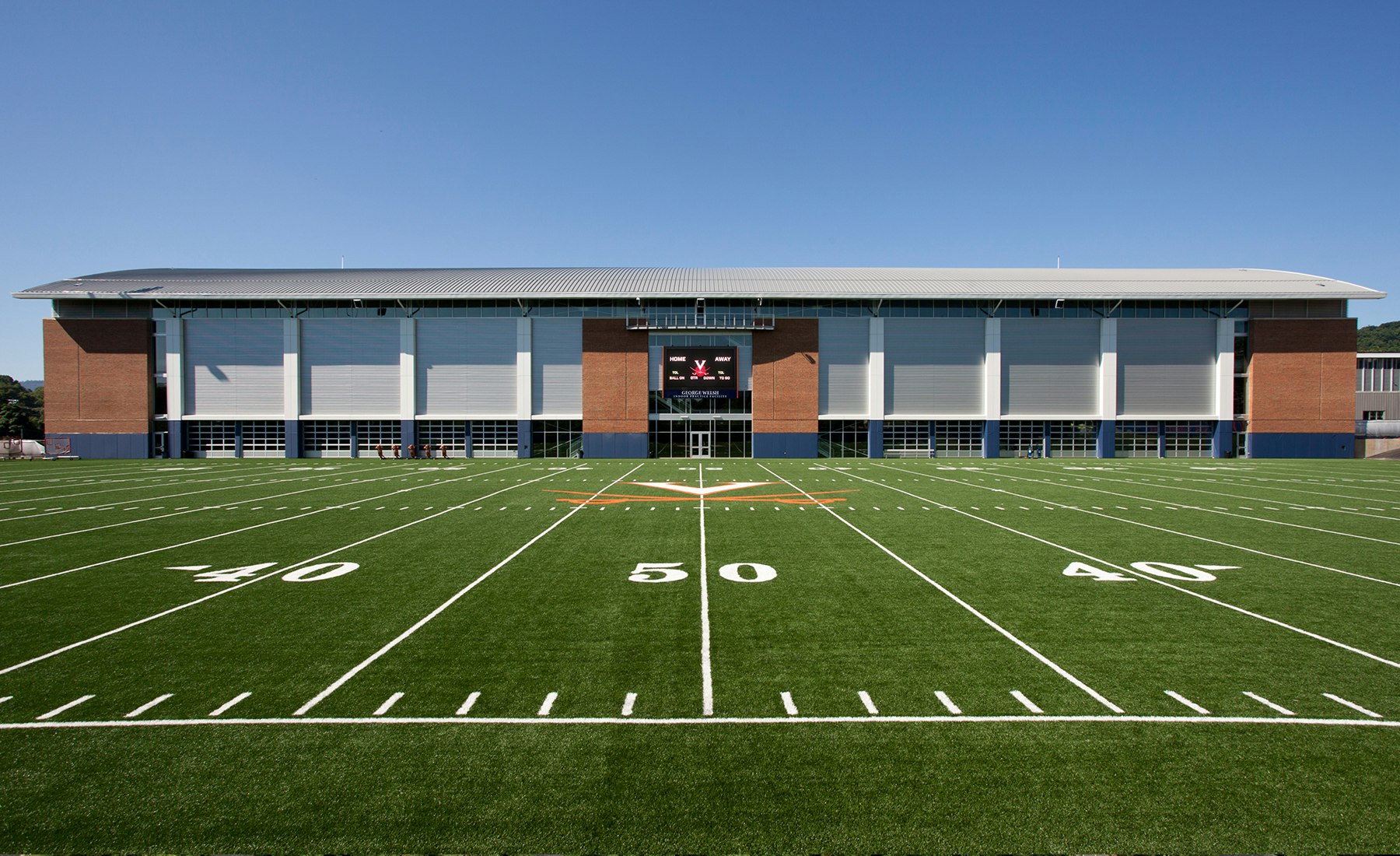 The Fieldhouse was sited on an existing football practice field to take advantage of adjacent locker rooms, offices, and other support facilities.